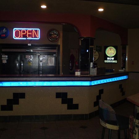 Keystone Motor Inn Brandon Bagian luar foto