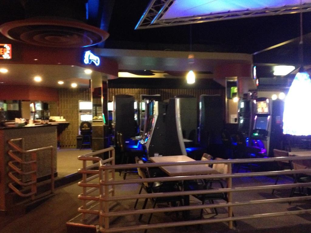 Keystone Motor Inn Brandon Bagian luar foto