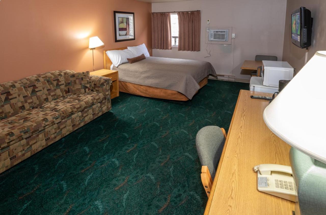 Keystone Motor Inn Brandon Bagian luar foto