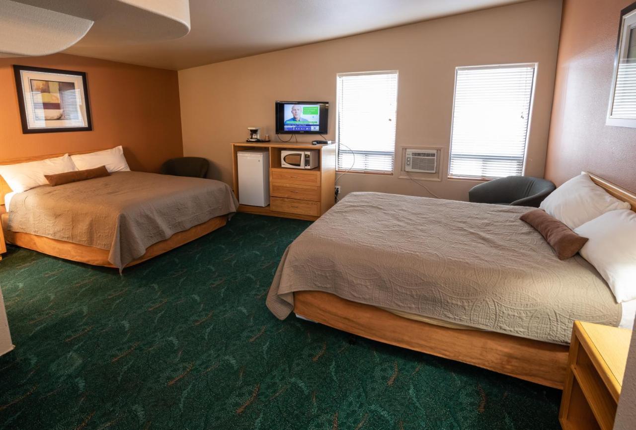 Keystone Motor Inn Brandon Bagian luar foto