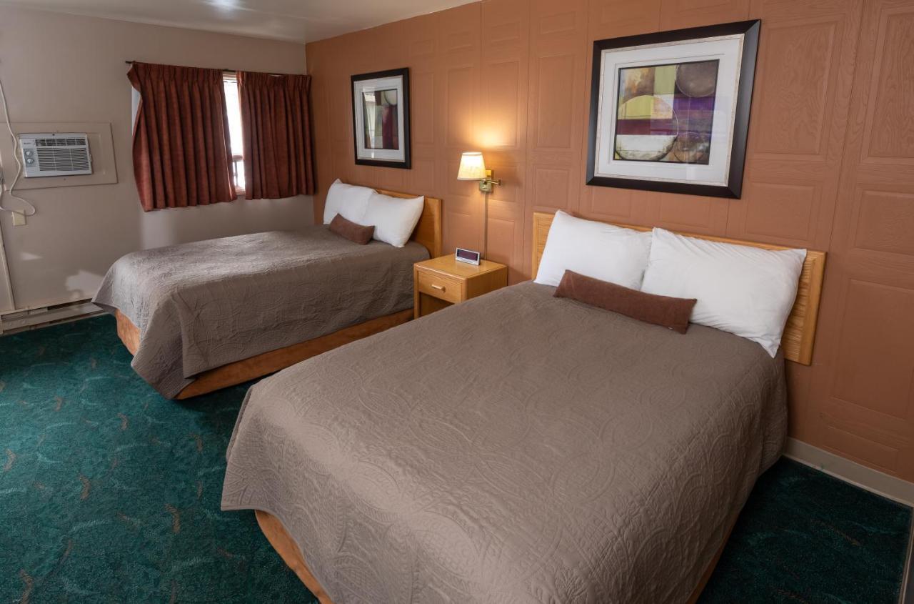 Keystone Motor Inn Brandon Bagian luar foto