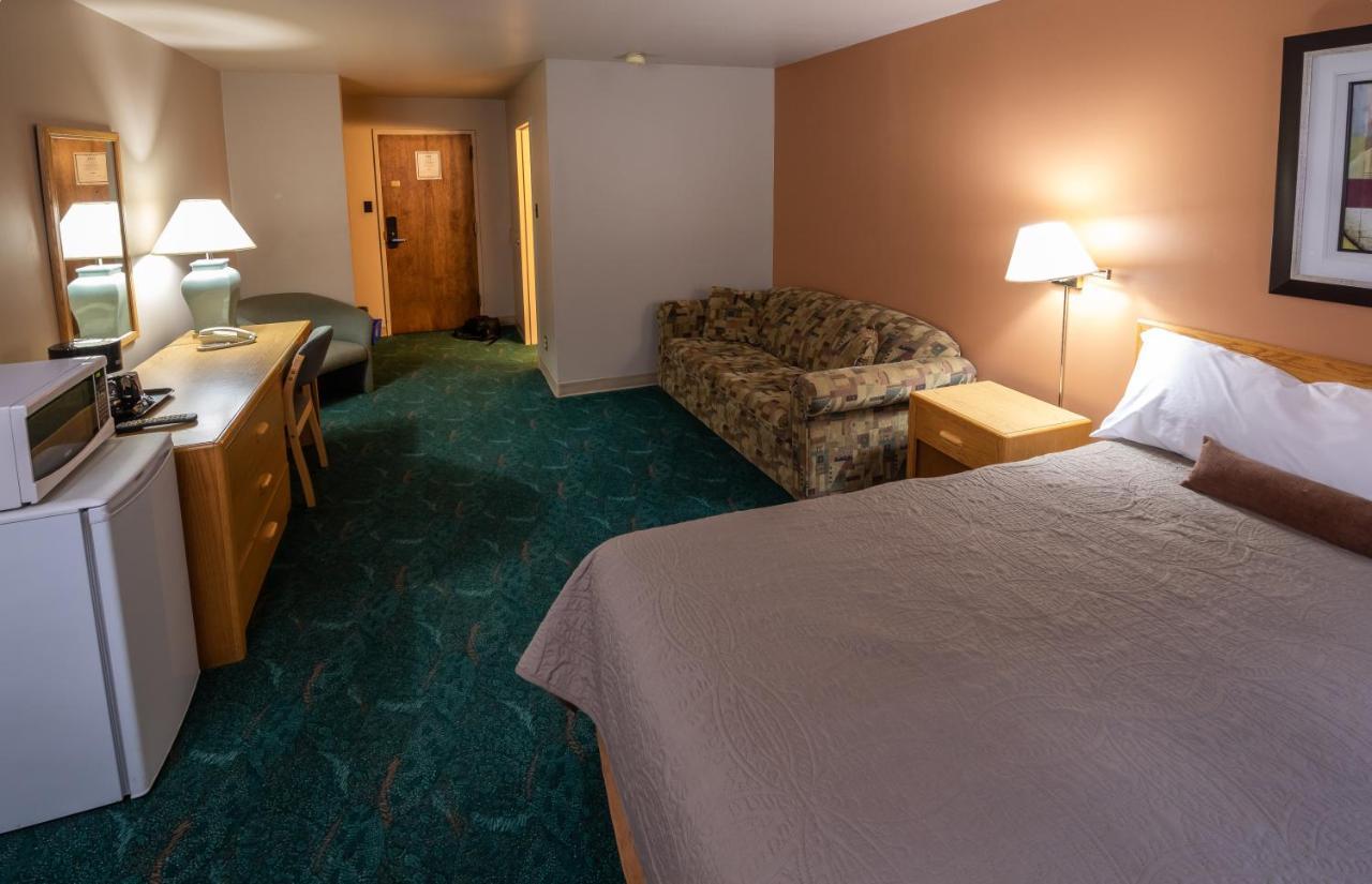 Keystone Motor Inn Brandon Bagian luar foto
